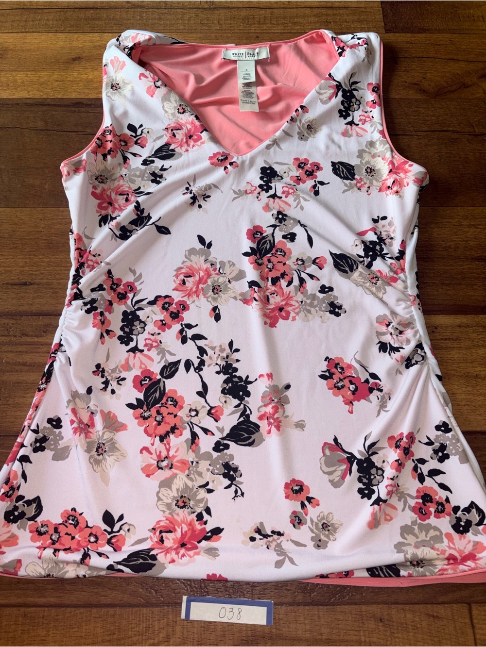 White House Black Market Floral Ruched Tank Top Double Lined V-Neck Small